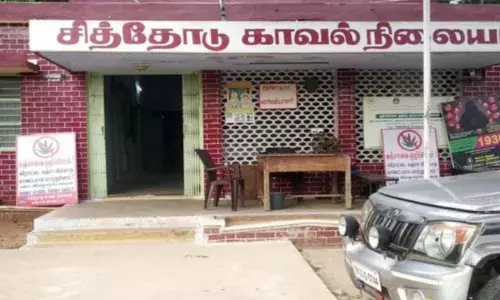 பவானி அருகே உதவி செய்வது போல் நடித்து நகை, பணத்தை கொள்ளையடித்து சென்ற பெண்