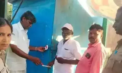 திருவண்ணாமலையில் குட்கா பொருட்கள் விற்பனை செய்த 4 கடைகளுக்கு சீல் திருவண்ணாமலையில் குட்கா பொருட்கள் விற்பனை செய்த 4 கடைகளுக்கு சீல்