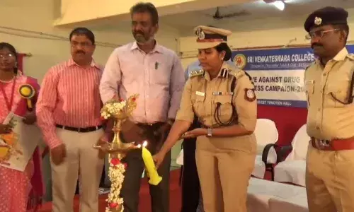 திருவள்ளூர் மாவட்டத்தில் இதுவரை 1,100 கிலோ கஞ்சா பறிமுதல்; 300 வழக்குகள் பதிவு திருவள்ளூர் மாவட்டத்தில் இதுவரை 1,100 கிலோ கஞ்சா பறிமுதல்; 300 வழக்குகள் பதிவு