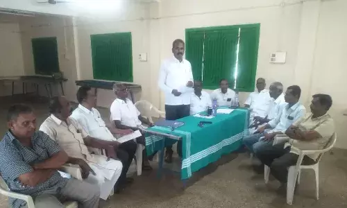 மின் கட்டண உயர்வு கண்டித்து விசைத்தறி வேலைநிறுத்தம் ஒத்திவைப்பு மின் கட்டண உயர்வு கண்டித்து விசைத்தறி வேலைநிறுத்தம் ஒத்திவைப்பு
