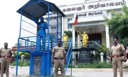 விழுப்புரம் மாவட்டத்தில் தலைவர்களின் சிலைகளுக்கு போலீஸ் பாதுகாப்பு விழுப்புரம் மாவட்டத்தில் தலைவர்களின் சிலைகளுக்கு போலீஸ் பாதுகாப்பு