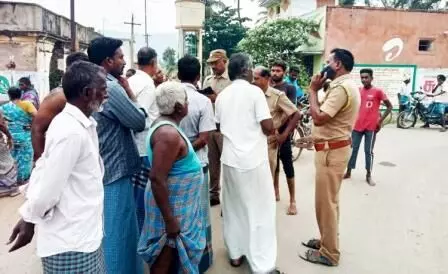 செங்கம் அருகே குடிநீர் கேட்டு கிராம மக்கள் சாலை மறியல் போராட்டம் செங்கம் அருகே குடிநீர் கேட்டு கிராம மக்கள் சாலை மறியல் போராட்டம்