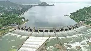 470 டி.எம்.சி. தண்ணீர் வரத்தால் 120 அடியாக நிரம்பி காட்சிதரும் மேட்டூர் அணை 470 டி.எம்.சி. தண்ணீர் வரத்தால் 120 அடியாக நிரம்பி காட்சிதரும் மேட்டூர் அணை