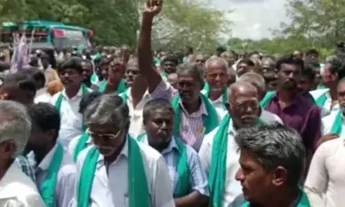 நதிநீர் இணைப்பு வெள்ள நீர் கால்வாயில் தண்ணீர் கொண்டு செல்ல விவசாயிகள் எதிர்ப்பு நதிநீர் இணைப்பு வெள்ள நீர் கால்வாயில் தண்ணீர் கொண்டு செல்ல விவசாயிகள் எதிர்ப்பு
