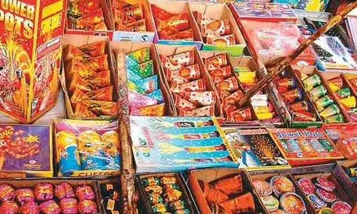 திருப்பூரில் 229 தற்காலிக பட்டாசு கடைகளுக்கு அனுமதி