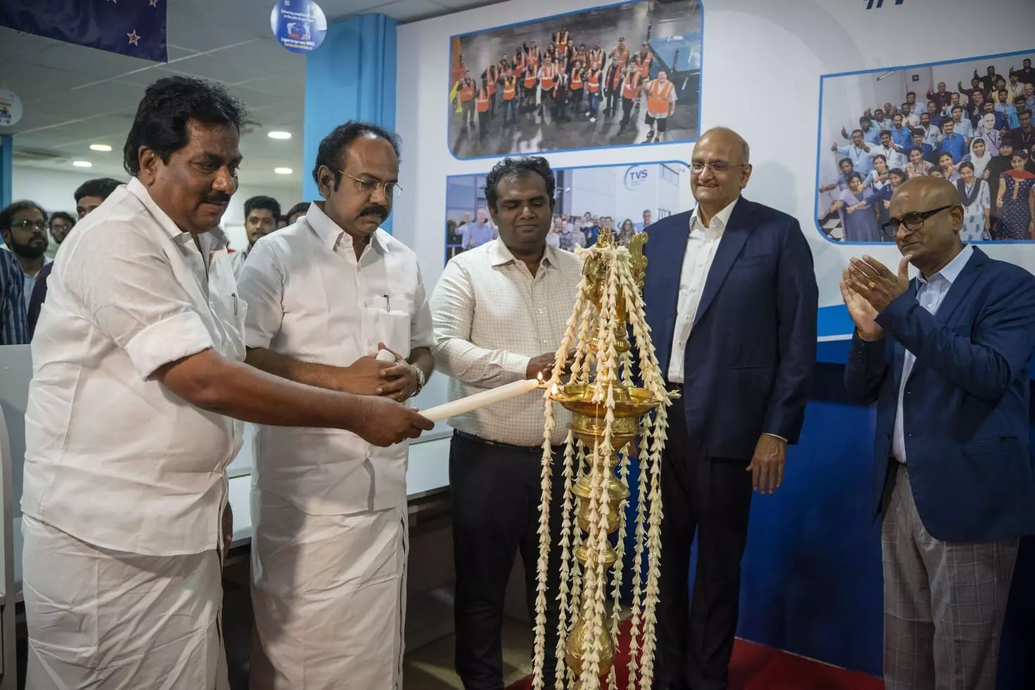 டிவிஎஸ் நிறுவன புதிய தொழில்நுட்ப அலுவலகம் திறப்பு- அமைச்சர்கள் பங்கேற்பு டிவிஎஸ் நிறுவன புதிய தொழில்நுட்ப அலுவலகம் திறப்பு- அமைச்சர்கள் பங்கேற்பு