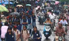 வடகிழக்கு பருவ மழை தீவிரம்; பள்ளிகளுக்கு விடுமுறை வடகிழக்கு பருவ மழை தீவிரம்; பள்ளிகளுக்கு விடுமுறை