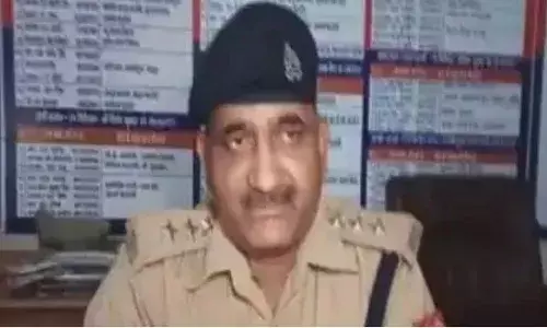 லஞ்சம் வாங்கிய டி. எஸ்.பி, காவல் உதவி ஆய்வாளராக பதவியிறக்கம் லஞ்சம் வாங்கிய டி. எஸ்.பி, காவல் உதவி ஆய்வாளராக பதவியிறக்கம்