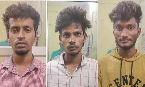 மூன்று மணி நேரத்தில் கொலையாளிகளை கைது செய்த காவல்துறை மூன்று மணி நேரத்தில் கொலையாளிகளை கைது செய்த காவல்துறை
