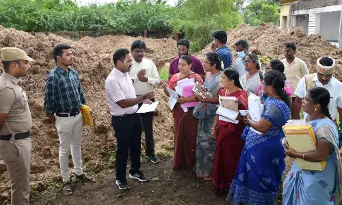 சிவகங்கை மாவட்டத்தில் வளர்ச்சிப் பணிகள்: ஆட்சியர்  நேரில் ஆய்வு