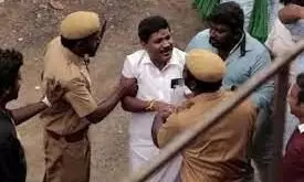 யூடியுபர் ஜி.பி.முத்து கைதா? கொந்தளித்த ரசிகர்கள் யூடியுபர் ஜி.பி.முத்து கைதா? கொந்தளித்த ரசிகர்கள்