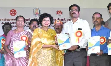 புதுக்கோட்டைக்கு வந்த பொது சுகாதாரத்துறை நூற்றாண்டு விழா ஜோதி: ஆட்சியர் வரவேற்பு