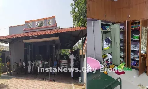 கத்தி முனையில் 22 பவுன் நகைகள், ரூ.1.80 லட்சம் கொள்ளை: முகமூடி கும்பல் அட்டகாசம் கத்தி முனையில் 22 பவுன் நகைகள், ரூ.1.80 லட்சம் கொள்ளை: முகமூடி கும்பல் அட்டகாசம்
