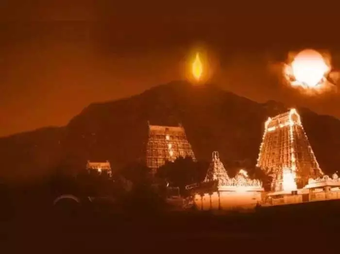 சிலிர்ப்பை தரும் சிறப்புகள் நிறைந்த திருவண்ணாமலை கார்த்திகை தீப தரிசனம்.... சிலிர்ப்பை தரும் சிறப்புகள் நிறைந்த திருவண்ணாமலை கார்த்திகை தீப தரிசனம்....