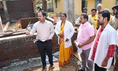 சிவகங்கை அருகே அரசு ஆரம்ப சுகாதார நிலைய மருத்துவக் கட்டிடம் : ஆட்சியர் ஆய்வு