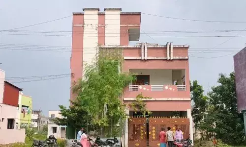 காஞ்சிபுரத்தில் கொள்ளையர்களிடமிருந்து தப்பித்த 50 சவரன் தங்க நகை காஞ்சிபுரத்தில் கொள்ளையர்களிடமிருந்து தப்பித்த 50 சவரன் தங்க நகை