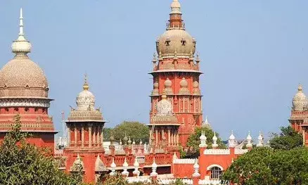 தகுதி இல்லாதவர்களுக்கு அரசு வீடுகள் ஒதுக்கீடு.. அதிகாரிகள் மீது நடவடிக்கை எடுக்க நீதிமன்றம் உத்தரவு…