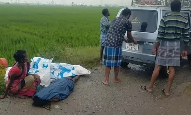 பெரியபாளையத்தில் டிராக்டரில் இருந்து கீழே விழுந்த தொழிலாளி பலி.. பெரியபாளையத்தில் டிராக்டரில் இருந்து கீழே விழுந்த தொழிலாளி பலி..