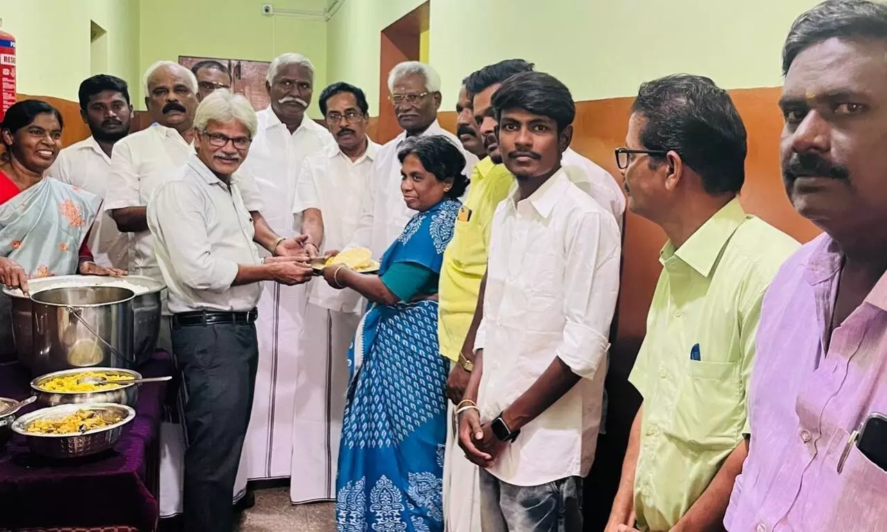 நிலக்கோட்டையில் முன்னாள் அமைச்சர் பிறந்த தினம் நிலக்கோட்டையில் முன்னாள் அமைச்சர் பிறந்த தினம்