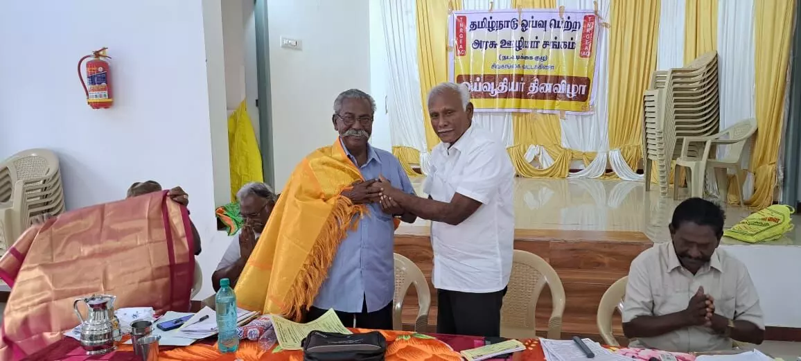 வருமானவரி பிடித்தத்தில் இருந்து ஓய்வூதியர்களுக்கு விலக்கு அளிக்க கோரிக்கை வருமானவரி பிடித்தத்தில் இருந்து ஓய்வூதியர்களுக்கு விலக்கு அளிக்க கோரிக்கை