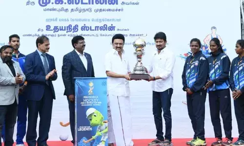ஒடிசாவில் ஹாக்கி உலகக் கோப்பை போட்டி: தமிழக அணியினர் முதல்வரிடம் வாழ்த்து ஒடிசாவில் ஹாக்கி உலகக் கோப்பை போட்டி: தமிழக அணியினர் முதல்வரிடம் வாழ்த்து