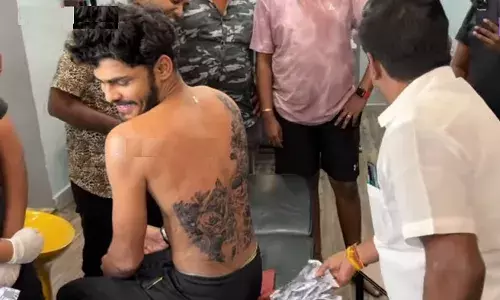 ரசிகர்களின் முகத்தை பச்சை குத்திய டிடிஎஃப் வாசன், புகழ்ந்து தள்ளிய ஜிபி முத்து ரசிகர்களின் முகத்தை பச்சை குத்திய டிடிஎஃப் வாசன், புகழ்ந்து தள்ளிய ஜிபி முத்து