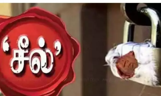 விருதுநகர் மாவட்டத்தில் மூடப்பட்ட 70 பட்டாசு ஆலைகளை திறக்கக் கோரிக்கை விருதுநகர் மாவட்டத்தில் மூடப்பட்ட 70 பட்டாசு ஆலைகளை திறக்கக் கோரிக்கை