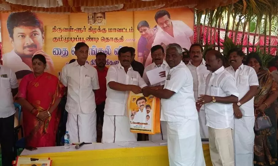 திருவள்ளூர் மாவட்ட திமுக சார்பில் 5 ஆயிரம் பேருக்கு நலத்திட்ட உதவிகள் வழங்கல் திருவள்ளூர் மாவட்ட திமுக சார்பில் 5 ஆயிரம் பேருக்கு நலத்திட்ட உதவிகள் வழங்கல்