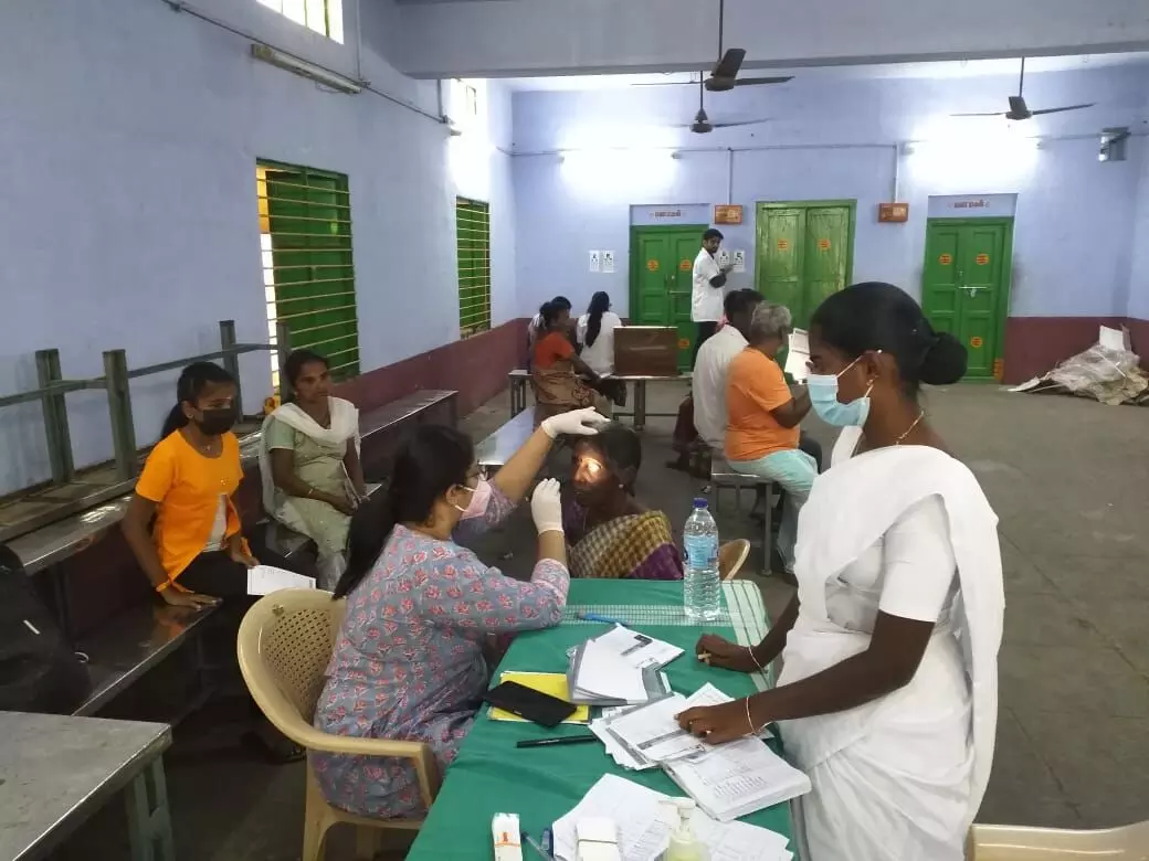 குமாரபாளையத்தில் இலவச கண் சிகிச்சை மற்றும் ரத்ததான முகாம் குமாரபாளையத்தில் இலவச கண் சிகிச்சை மற்றும் ரத்ததான முகாம்