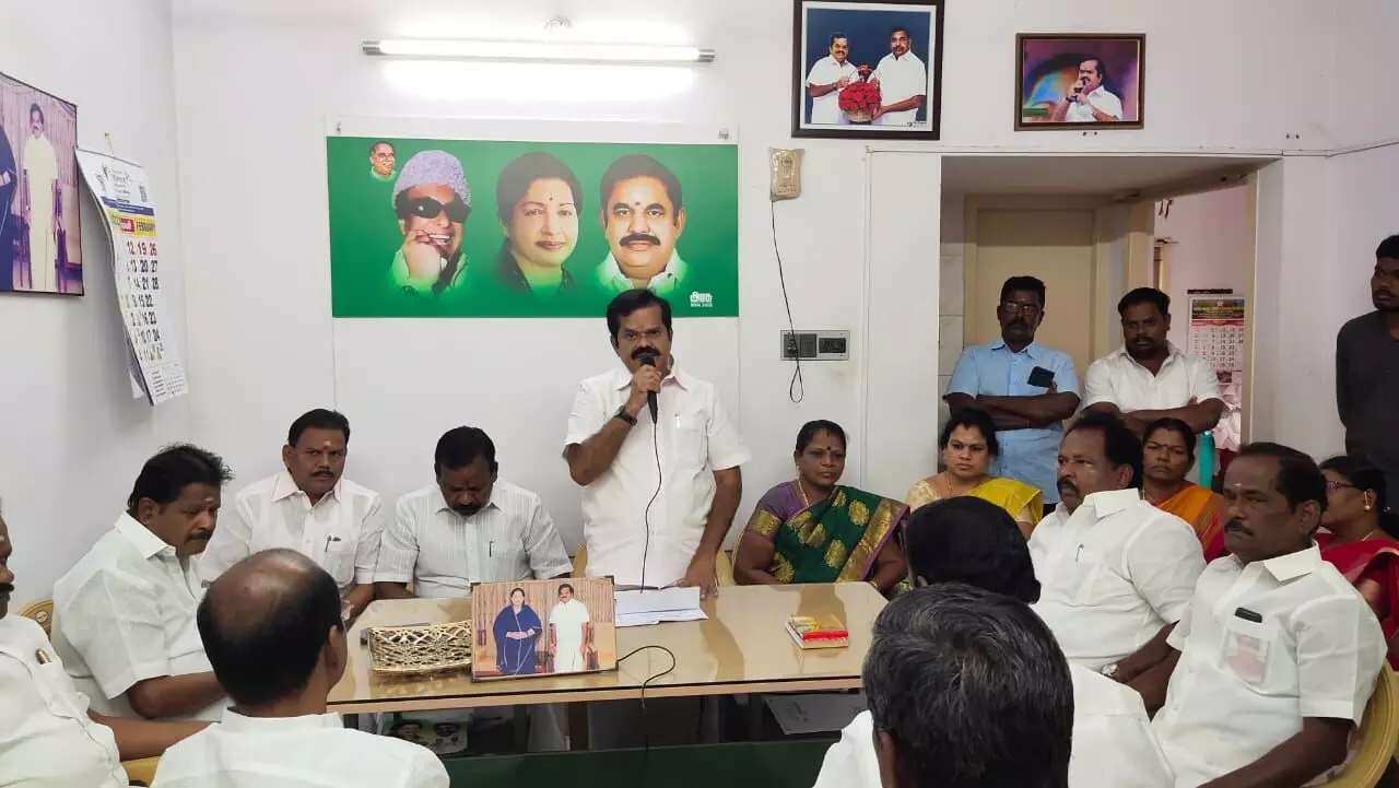 திருச்சி புறநகர் வடக்கு மாவட்ட அ.தி.மு.க. நிர்வாகிகள் ஆலோசனை கூட்டம் திருச்சி புறநகர் வடக்கு மாவட்ட அ.தி.மு.க. நிர்வாகிகள் ஆலோசனை கூட்டம்