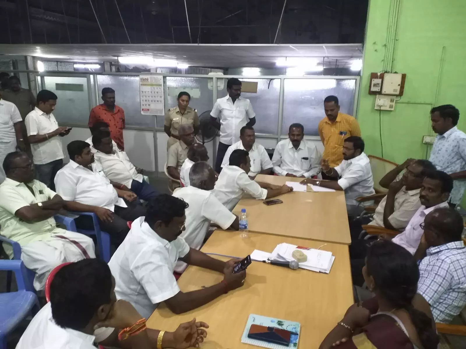விசைத்தறி தொழிலாளர்கள் கூலி உயர்வு பேச்சுவார்த்தை தோல்வி விசைத்தறி தொழிலாளர்கள் கூலி உயர்வு பேச்சுவார்த்தை தோல்வி