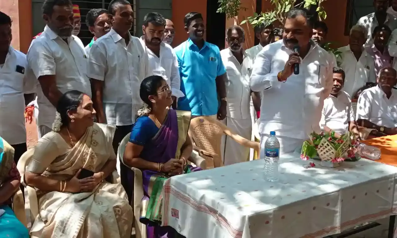 சிவகாசியை ஸ்மார்ட் சிட்டி திட்டத்தில் சேர்க்க எம்.பி. வலியுறுத்தல் சிவகாசியை ஸ்மார்ட் சிட்டி திட்டத்தில் சேர்க்க எம்.பி. வலியுறுத்தல்