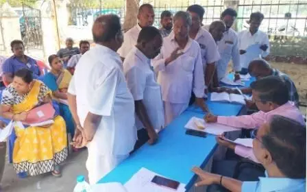 ஆரணியில் நிலுவை முத்திரைத் தீா்வை வசூலிக்கும் சிறப்பு முகாம் ஆரணியில் நிலுவை முத்திரைத் தீா்வை வசூலிக்கும் சிறப்பு முகாம்