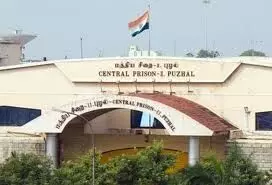 சென்னை புழல் சிறையில் பெண் சிறைவாசிகளுக்கு தொழில் பயிற்சி சான்றிதழ் சென்னை புழல் சிறையில் பெண் சிறைவாசிகளுக்கு தொழில் பயிற்சி சான்றிதழ்