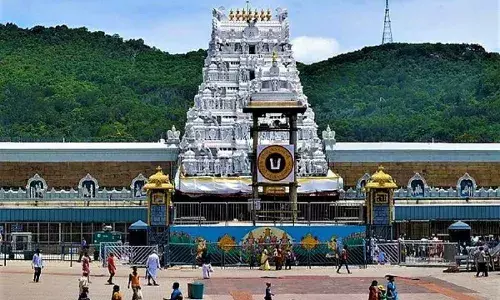 ஆதார் கார்டு இருந்தா மட்டும் தான் ஏழுமலையானையே பார்க்க முடியும் ஆதார் கார்டு இருந்தா மட்டும் தான் ஏழுமலையானையே பார்க்க முடியும்