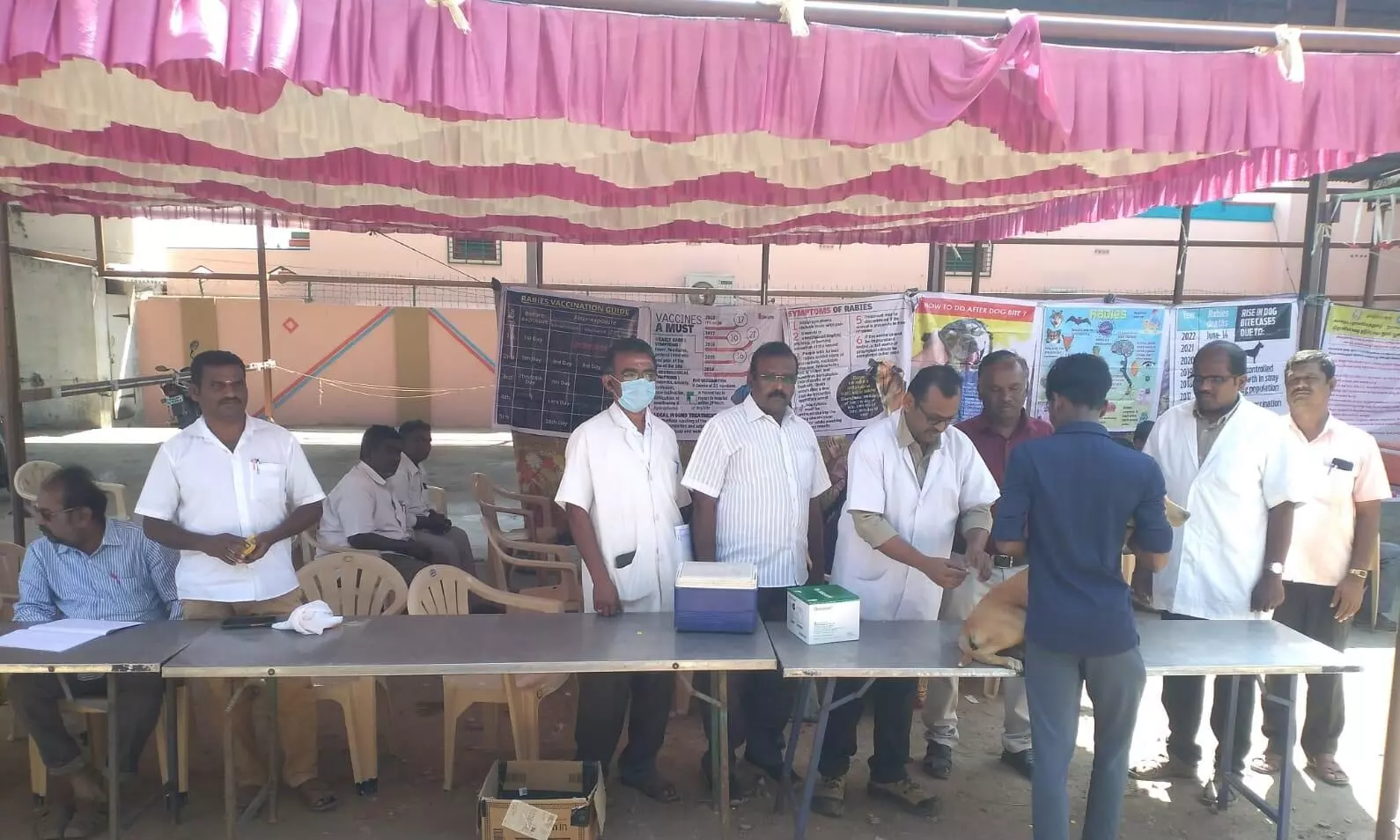 வீட்டு வளர்ப்பு நாய்களுக்கு தடுப்பூசி முகாம் வீட்டு வளர்ப்பு நாய்களுக்கு தடுப்பூசி முகாம்