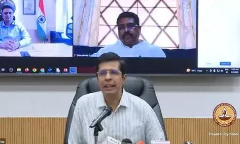 சென்னை ஐஐடியில் 4 ஆண்டு ஆன்லைன் பிஎஸ் படிப்பை துவக்கி வைத்த மத்திய அமைச்சர்