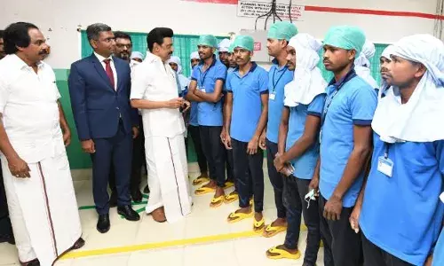வட மாநிலங்களைச் சேர்ந்த தொழிலாளர்களுடன் கலந்துரையாடிய முதல்வர் வட மாநிலங்களைச் சேர்ந்த தொழிலாளர்களுடன் கலந்துரையாடிய முதல்வர்