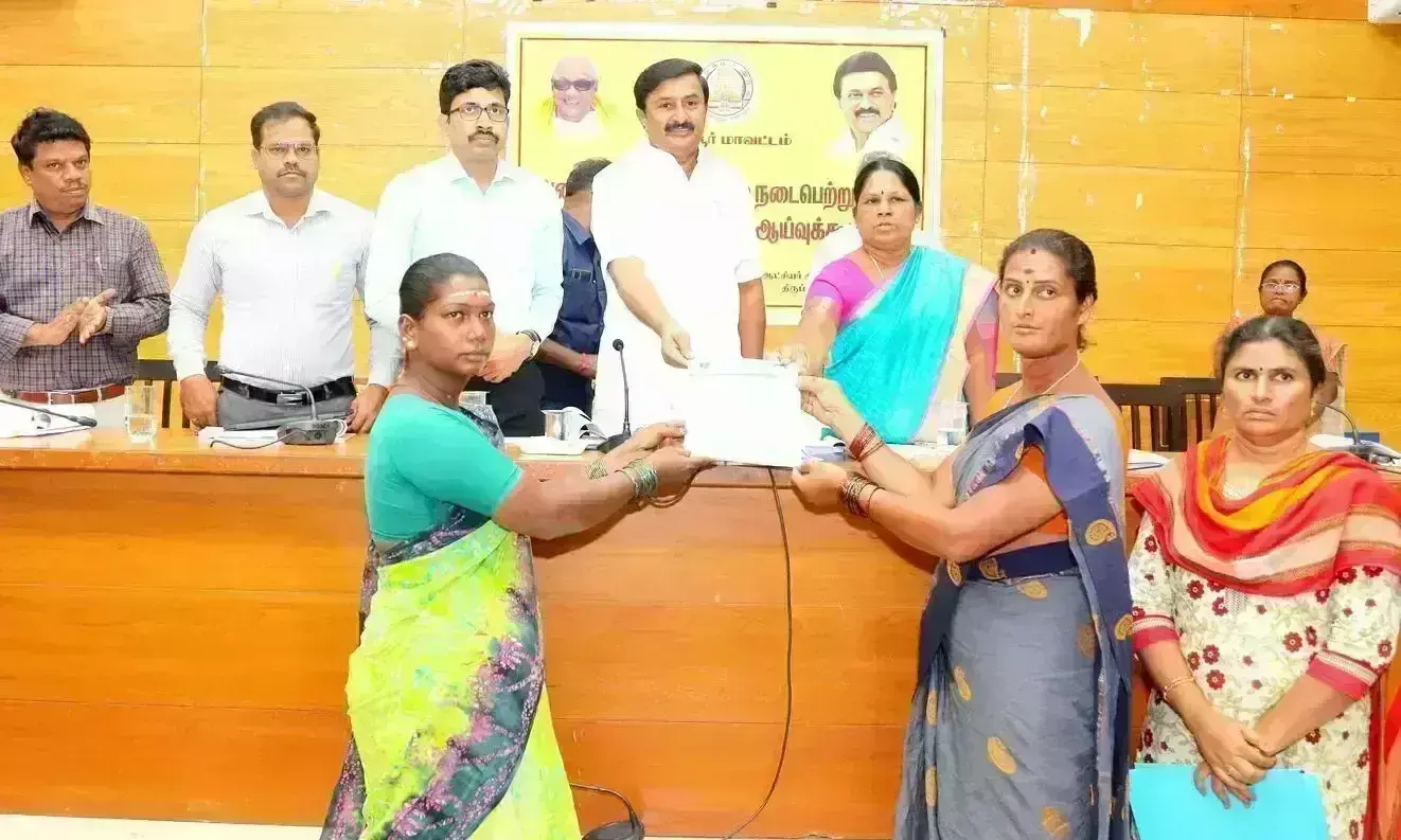 திருப்பூரில் மக்களின் அடிப்படை பிரச்னைகளுக்கு முக்கியத்துவம்; அதிகாரிகளுக்கு அறிவுறுத்தல் திருப்பூரில் மக்களின் அடிப்படை பிரச்னைகளுக்கு முக்கியத்துவம்; அதிகாரிகளுக்கு அறிவுறுத்தல்