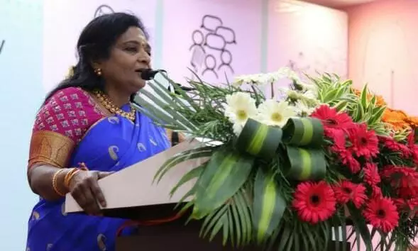 பெண்கள் எப்படி இருக்கவேண்டும்? தெலுங்கானா ஆளுநர் தமிழிசை அறிவுரை பெண்கள் எப்படி இருக்கவேண்டும்? தெலுங்கானா ஆளுநர் தமிழிசை அறிவுரை