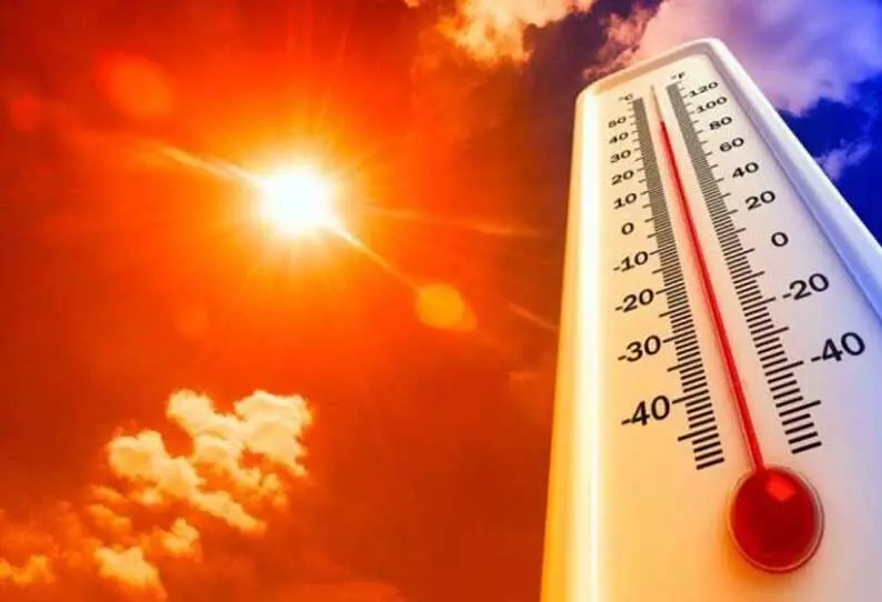 ஈரோட்டில் அதிகரிக்கும் வெப்பநிலை: இன்று 101.84 டிகிரி ஃபாரன்ஹீட் பதிவு ஈரோட்டில் அதிகரிக்கும் வெப்பநிலை: இன்று 101.84 டிகிரி ஃபாரன்ஹீட் பதிவு