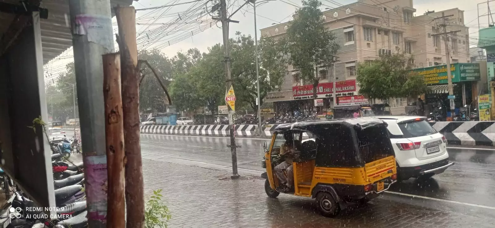 தேனி மாவட்டத்தில் பரவலாக கோடை மழை: விவசாயிகள் மகிழ்ச்சி தேனி மாவட்டத்தில் பரவலாக கோடை மழை: விவசாயிகள் மகிழ்ச்சி