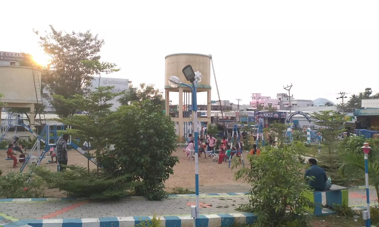 குமாரபாளையம் அருகே பூங்காவில் பொது கழிப்பிடம் அமைக்க கோரிக்கை குமாரபாளையம் அருகே பூங்காவில் பொது கழிப்பிடம் அமைக்க கோரிக்கை