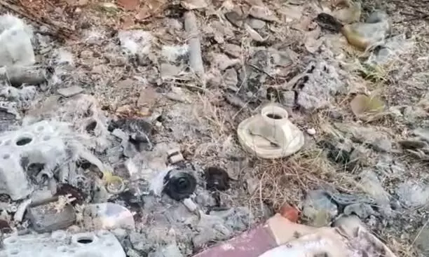 தொடர்ந்து எரிக்கப்படும் மருத்துவ எலக்ட்ரானிக் கழிவுகளால் பொதுமக்கள் பாதிப்பு தொடர்ந்து எரிக்கப்படும் மருத்துவ எலக்ட்ரானிக் கழிவுகளால் பொதுமக்கள் பாதிப்பு