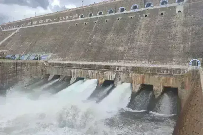 பவானிசாகர் அணையின் நீர்மட்டம் 87.17 அடியாக சரிவு பவானிசாகர் அணையின் நீர்மட்டம் 87.17 அடியாக சரிவு