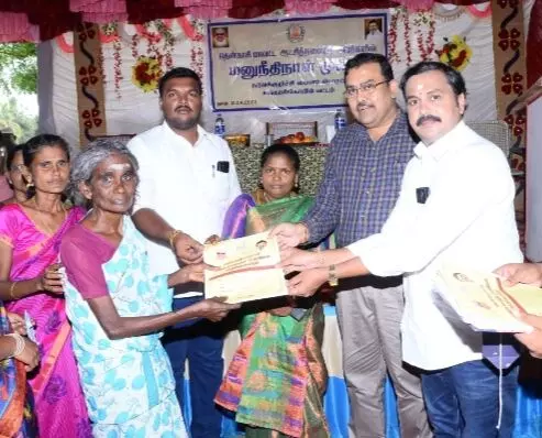 தென்காசி மாவட்டத்தில் 24 லட்சத்தில் நலத்திட்ட உதவிகள்: மாவட்ட ஆட்சியர் வழங்கல் தென்காசி மாவட்டத்தில் 24 லட்சத்தில் நலத்திட்ட உதவிகள்: மாவட்ட ஆட்சியர் வழங்கல்