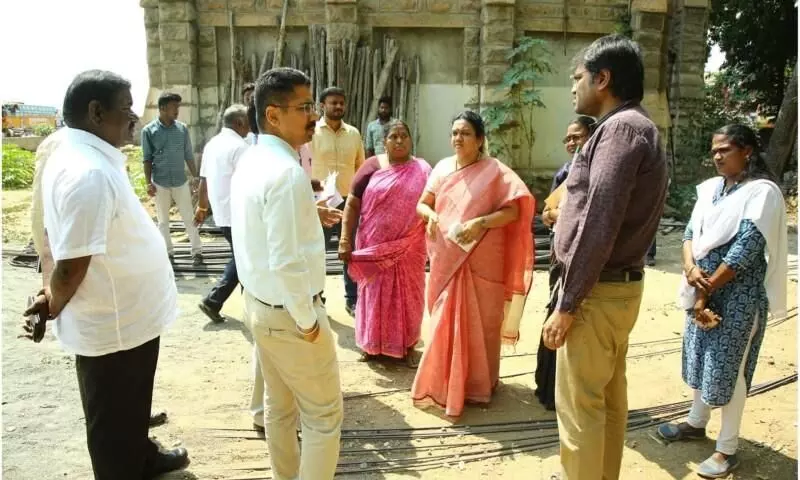 மதுரை நகரில் பல்வேறு வளர்ச்சிப் பணிகள்: மேயர் - ஆணையாளர் ஆய்வு மதுரை நகரில் பல்வேறு வளர்ச்சிப் பணிகள்: மேயர் - ஆணையாளர் ஆய்வு