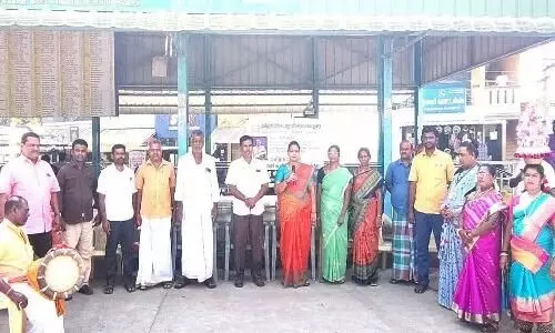 நெகிழி பொருட்களால் ஏற்படும் தீமைகள் குறித்து விழிப்புணா்வு நாடகம் நெகிழி பொருட்களால் ஏற்படும் தீமைகள் குறித்து விழிப்புணா்வு நாடகம்