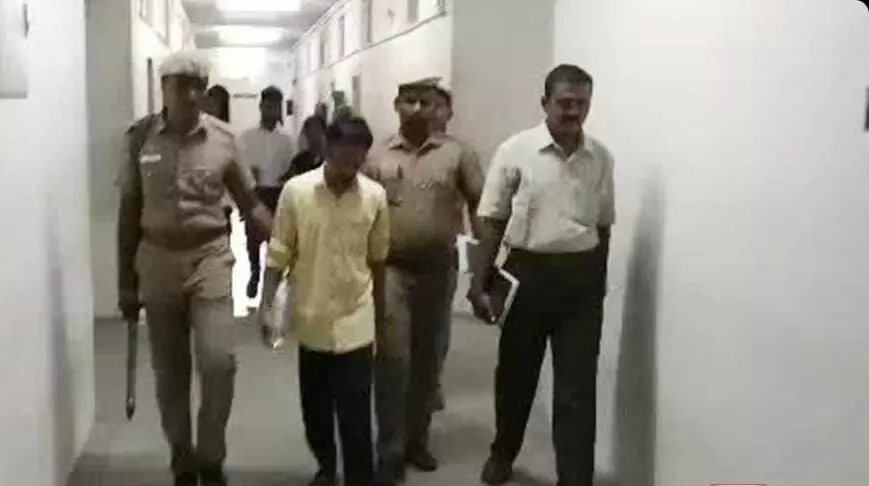 சிறுமிக்கு பாலியல் தொல்லை கொடுத்த பாதிரியாருக்கு ஆயுள் தண்டனை சிறுமிக்கு பாலியல் தொல்லை கொடுத்த பாதிரியாருக்கு ஆயுள் தண்டனை