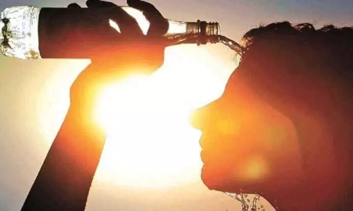ஈரோடு மாவட்டத்தில் இன்று (ஏப்.,25) 101.48 டிகிரி ஃபாரன்ஹீட் வெயில் பதிவு ஈரோடு மாவட்டத்தில் இன்று (ஏப்.,25) 101.48 டிகிரி ஃபாரன்ஹீட் வெயில் பதிவு